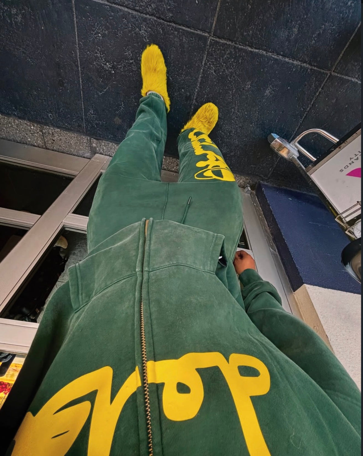 DELAWORLD JOGGERS