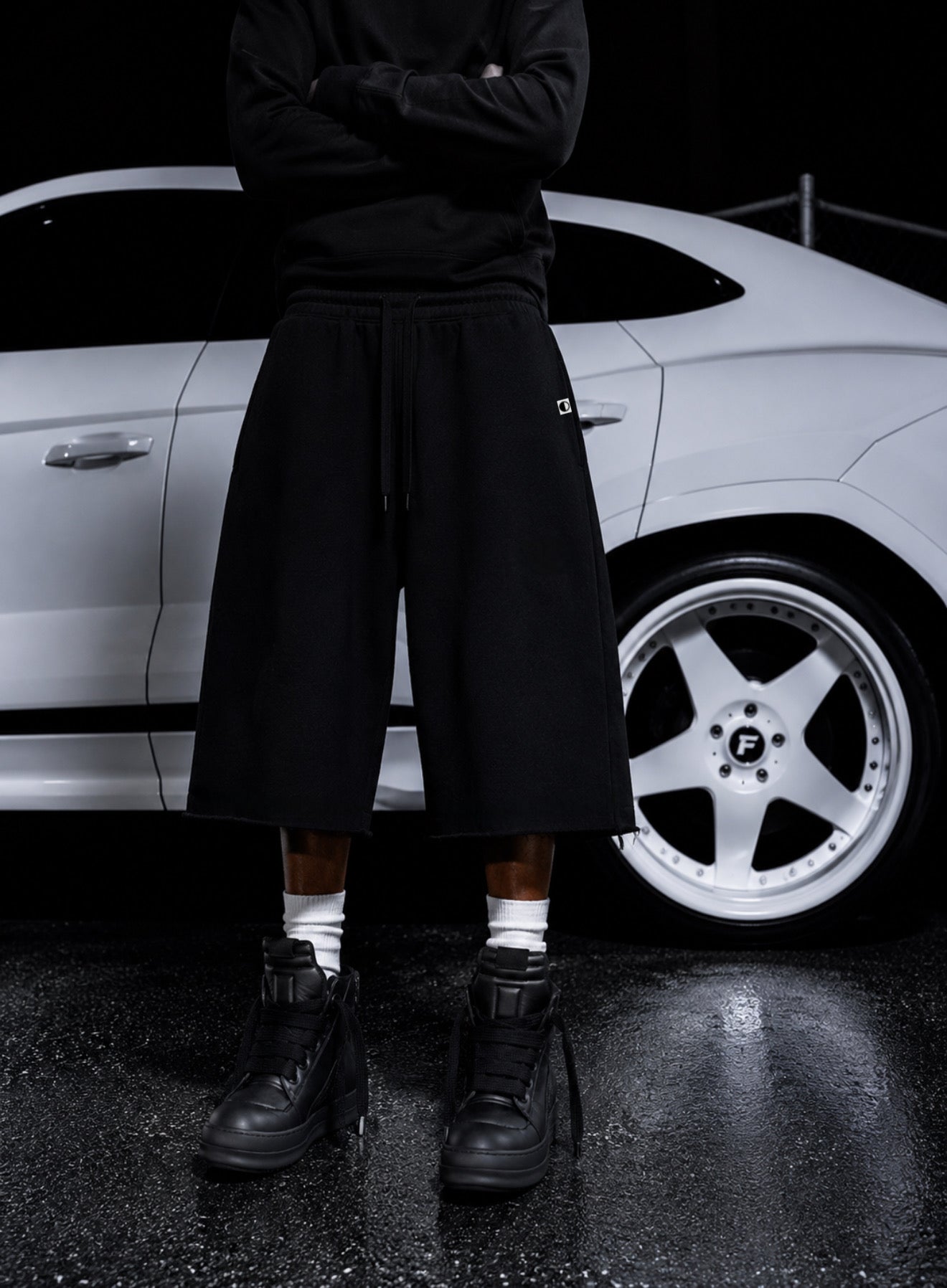 EXTENDO SHORTS (Black)