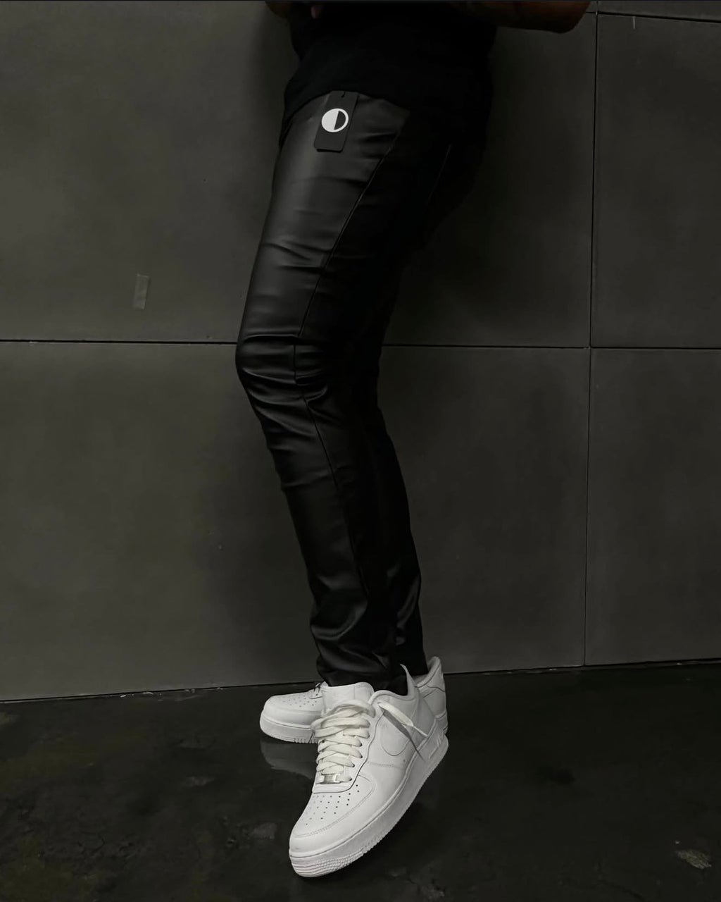 BLACK LEATHER PANTS