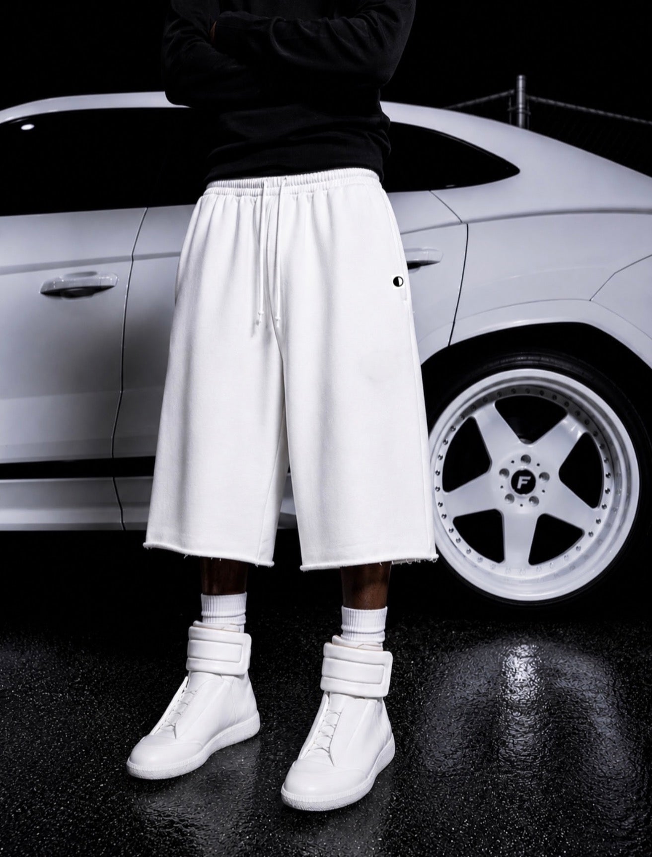 EXTENDO SHORTS (White)